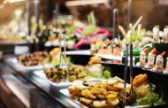 Tips to maintain your health while enjoying a buffet