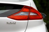 The EV boom may be petering out, but Americans are buying record numbers of hybrid cars