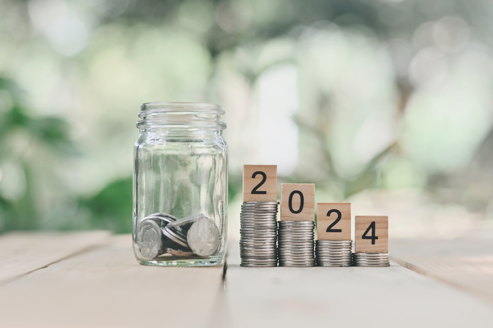 5 ways to put more money into your savings account in 2024