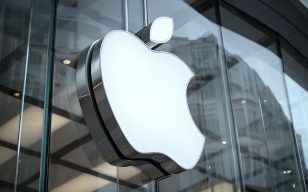 Apple nears $1 billion-a year deal to use Google AI for Siri upgrade