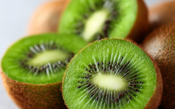 How Eating Two Kiwis A Day Benefits Gut Health And Immunity, Explains UK-Based Doctor